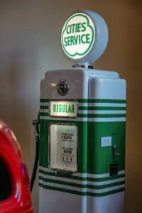 White and Green Cities Service Petroliana